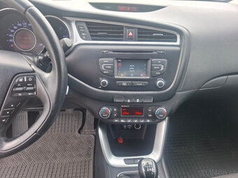 Kia Ceed 1.6CRDi 100kW,digi klima,tažné zařízení - 12