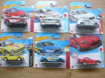 AUTÍČKA HOT WHEELS - 12