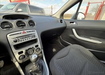 Peugeot 308 2,0 SW HDI PANORAMA 7MÍST nafta manuál 100 kw - 12