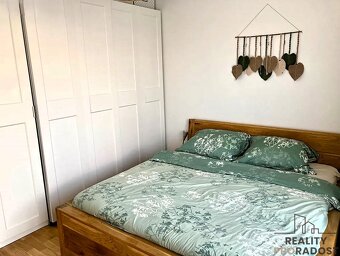 Pronájem bytu 3+kk (85 m²) s terasou a zahradou, ul. Michels - 12