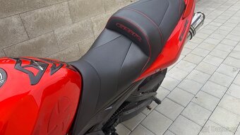 Suzuki GSR 600 - 12