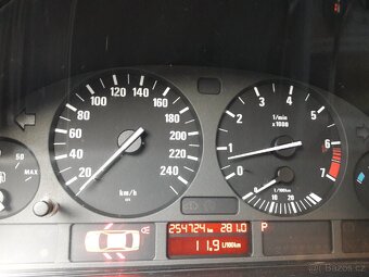 BMW 523i - 12