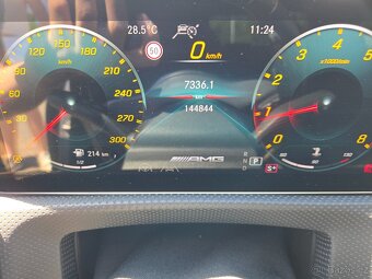Mercedes-Benz CLA 45s 550 koní KARBON PAKET rok 2020 - 12