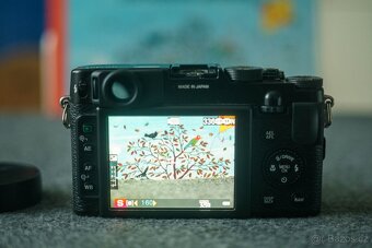 fotoaparát FUJIFILM X10 + příslušenství - 12
