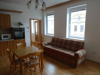 Pronájem bytu 2kk 67 m2 v historickém centru Hradce Králové - 12