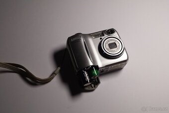 Nikon Coolpix 3200 - 12