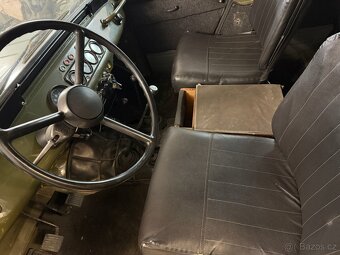 UAZ 469 BI - 12