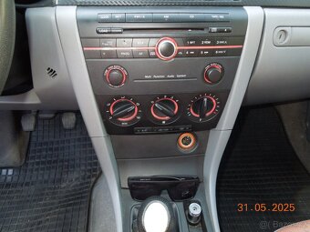 Mazda 3 sedan benzín 1.6 77kW platná STK - 12