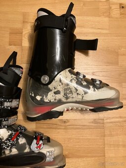 Lyžařský set - lyže, hůlky, boty. - 12