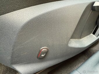 Ford Fiesta 1.2i 60kW/2010/5 dveří / klima/ Výhřev - 12