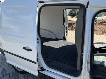 Volkswagen Caddy Maxi 2,0 TDi 81kW 2x šoupačky Webasto 4x4 - 12