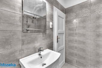 Pronájem prostorného, světlého bytu 3+1 s komorou, 100 m², E - 12