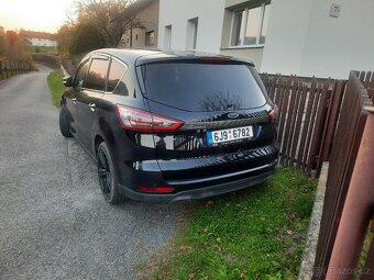 Ford S-Max - 12