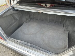 MB W124 rok 1991 260E 118kw 2,6 benzín - 12