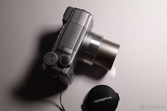 Olympus C-765 Ultra Zoom - 12