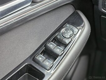 Ford S-MAX 2.0 TDCi 110kW MANUÁL TINANIUM LED TAŽNÉ NAVI - 12