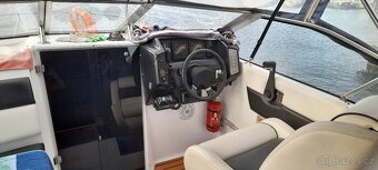 Kajutová loď Bayliner Cierra s vlekem - 12