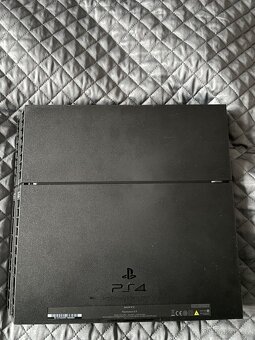Prodám ps4 500GB+2 ovladače+8her - 12