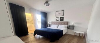 Stylový duplex se 2 ložnicemi a výhledem na oceán na prodej - 12