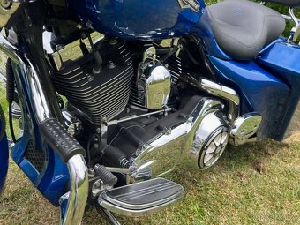 Harley-Davidson FLHTCUI Ultra Classic Electra Glide - 12