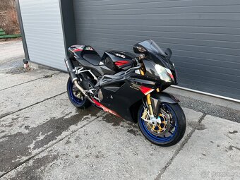 Aprilia RSV 1000R Factory - 12