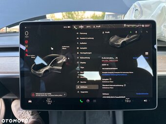 VÝKON ZDVIHU TESLA 3  DVOJITÝ MOTOR S DLOUHÝM DOSAHEM  Rok v - 12