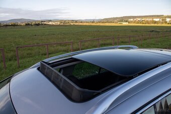 Škoda Superb Combi -125 kw Elegance 4X4 /AJ NA SPLÁTKY/ - 12