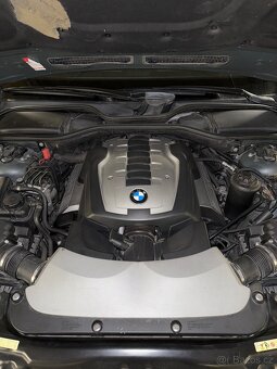 BMW 750Li - E65 V8 - 12