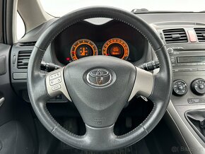 Toyota Auris,  1.6i 16V VVT-i 91kW - 12
