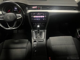 VW Passat B8 Variant 2.0TDI 110kW EVO DSG ACC Navi MATRIX - 12