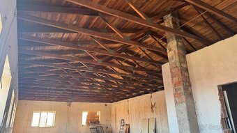 INVESTIČNÍ PŘÍLEŽITOST – PRODEJ 2. PATRA RD VE VITINĚVSI - 12