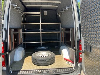 Volkswagen Crafter 2.0 TDi, 6 míst - 12