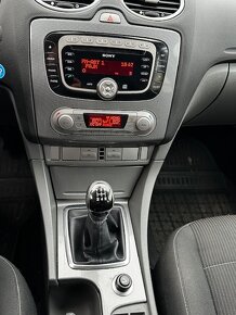 Ford Focus 1.6i Ghia, r.2009, nová STK, rozvody, pěkný stav - 12