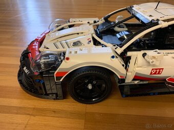 LEGO Technic - Porsche 911 RSR - 12
