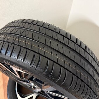 TOYOTA CH-R 5x114,3 R18 ET50+LETNÍ 225/50R18 7mm - 12