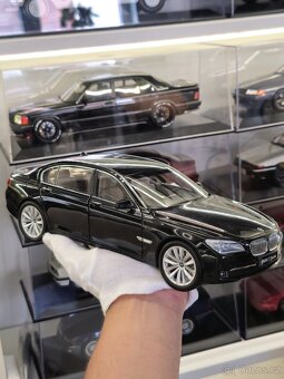 BMW 750LI 1:18 kyosho - 12