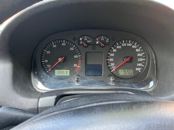 VOLKSWAGEN GOLF  1,6 i  77  Kw  - 12