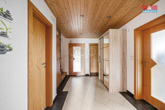 Prodej rodinného domu, 370 m², Borová - 12
