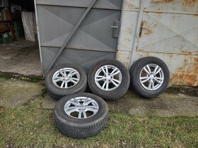 Hyundai   ix 35 , disky 6 1/2 Jx16H2       215/70R15 - 12