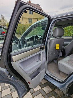 Volkswagen Touareg - 12