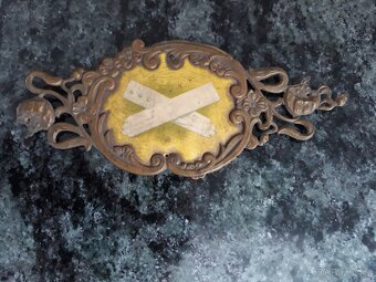 Starý vojenský kompas, pouzdro na cigarety aj. - 12