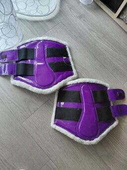 Mnoho věcí na kone a jezdce - 12