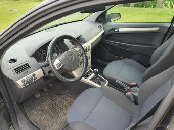 Opel Astra kombi 1.6i nová stk - 12