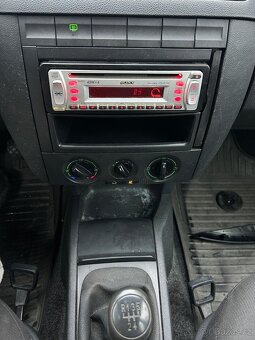 Škoda Fabie Combi 1,4 16 V 55 KW r.v. 2004 . - 12
