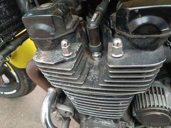 Yamaha XJR - 12
