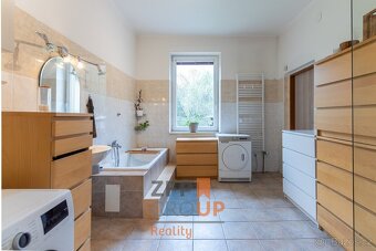 Prodej rodinného domu o rozloze 187 m2, ulice Lučinská, Ostr - 12