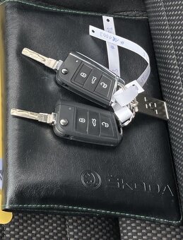 Škoda Octavia 3. Scout 4x4 2.0 TDI 110 KW 1 maj serv kniha. - 12