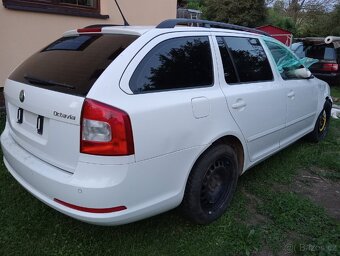 Skoda Octavia Combi 2,0 TDI RS havarovana, pojizdna - 12