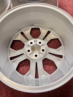 5x108 R18 originál disky Land Ranger Evoque 2022 - TOP STAV - 12