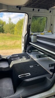 VW CADDY 2.0 CR TDI 4x4 / M1 / VESTAVBA S PŘÍSLUŠENSTVÍM - 12